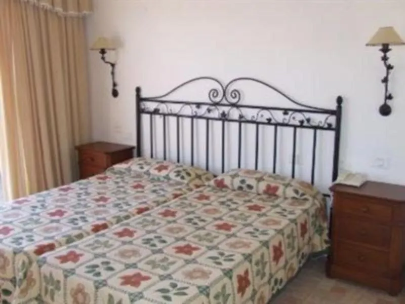 Playa De Los Roques Apartamentos Лос-Реалехос